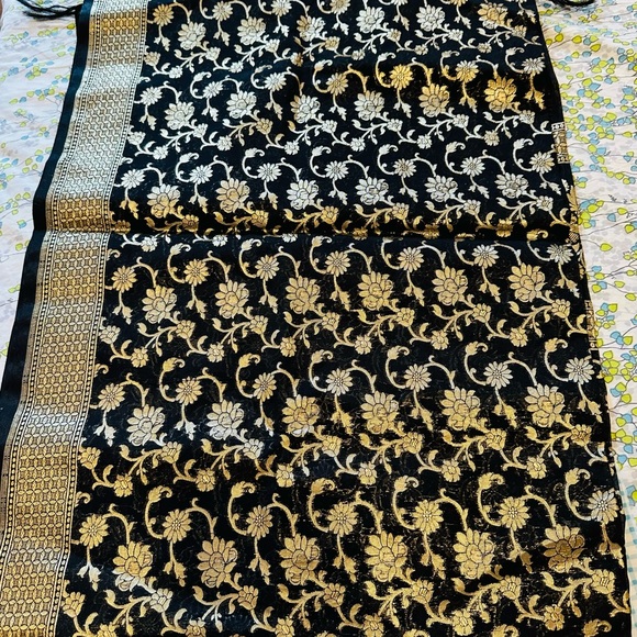 Eid outfit Banarasi dupatta Néw black and gold - Picture 3 of 5